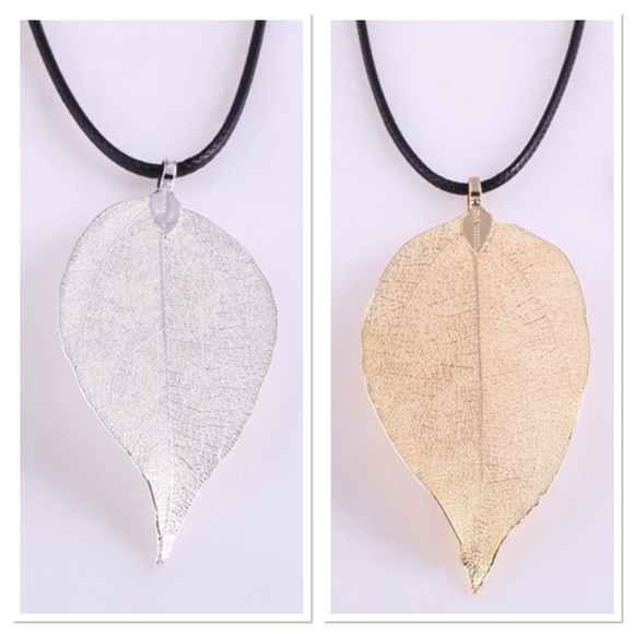 Kathrono Jewelry - 🍃 🍂 Lovely Metallic Leaf Necklace In Gold Or Silver